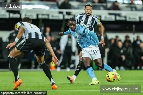 英超赛季五快球:埃基蒂克居首,佳夫、福登、姆伯莫在列 英超赛季五快球:埃基蒂克居首,佳夫、福登、姆伯莫在列