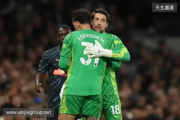 罗马诺：本托交易取消后，热那亚转而追求曼城门将奥尔特加