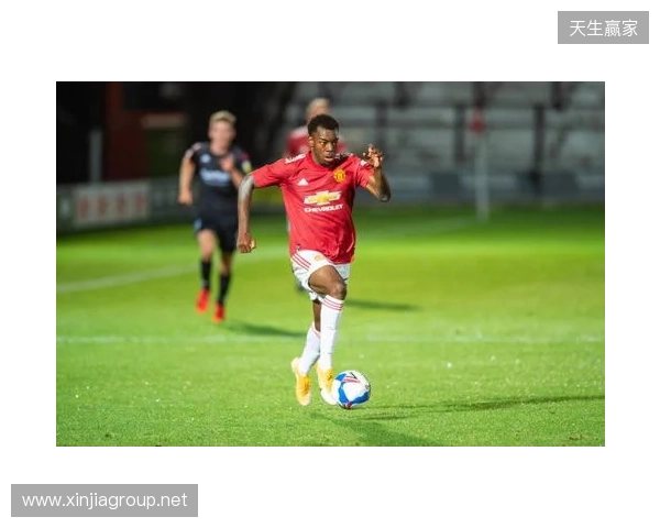 陕西联合官宣:27岁瑞典籍身高1米85中场伊兰杜斯特正式加盟球队